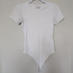 Babaton Aritzia White Short Sleeve Bodysuit Sz S